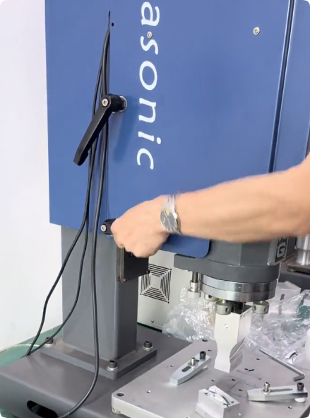 深圳塑膠模具廠,深圳市模具廠,深圳模具廠,深圳模具,深圳塑膠模具