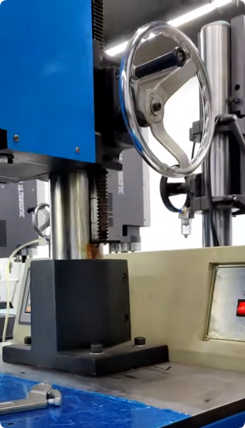 深圳塑膠模具廠,深圳市模具廠,深圳模具廠,深圳模具,深圳塑膠模具