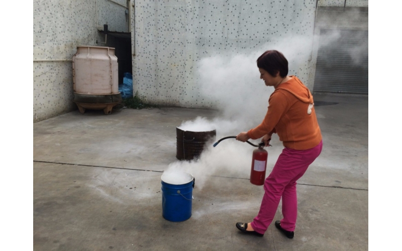 2015年12月31日  鑫永智員工消防培訓記錄